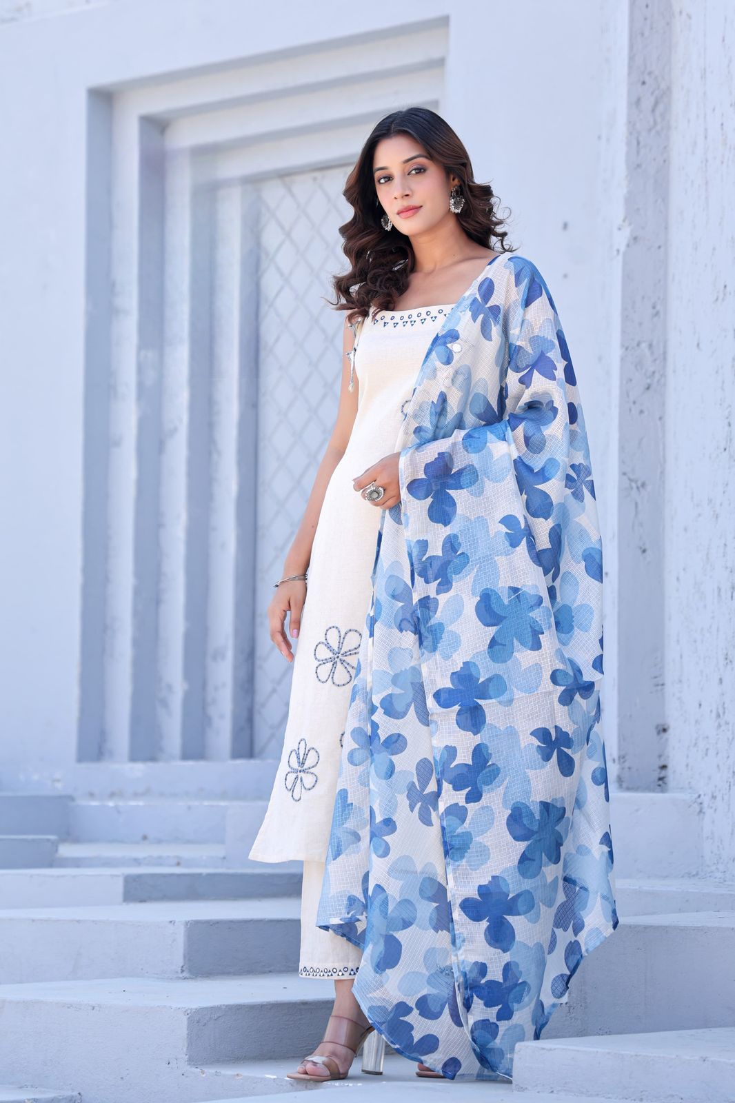 /storage/photos/1/Products/Kurti/blue kurti (4).jpg